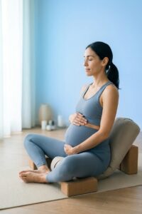Yoga para Gestantes: Tipos Seguros, Benefícios e Como Praticar